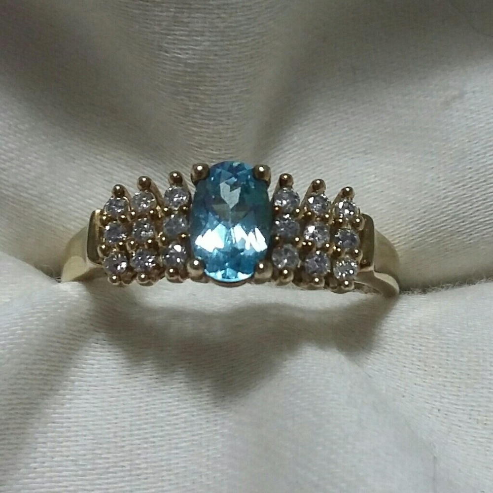 Aquamarine & Diamond Ring. Size 7.5